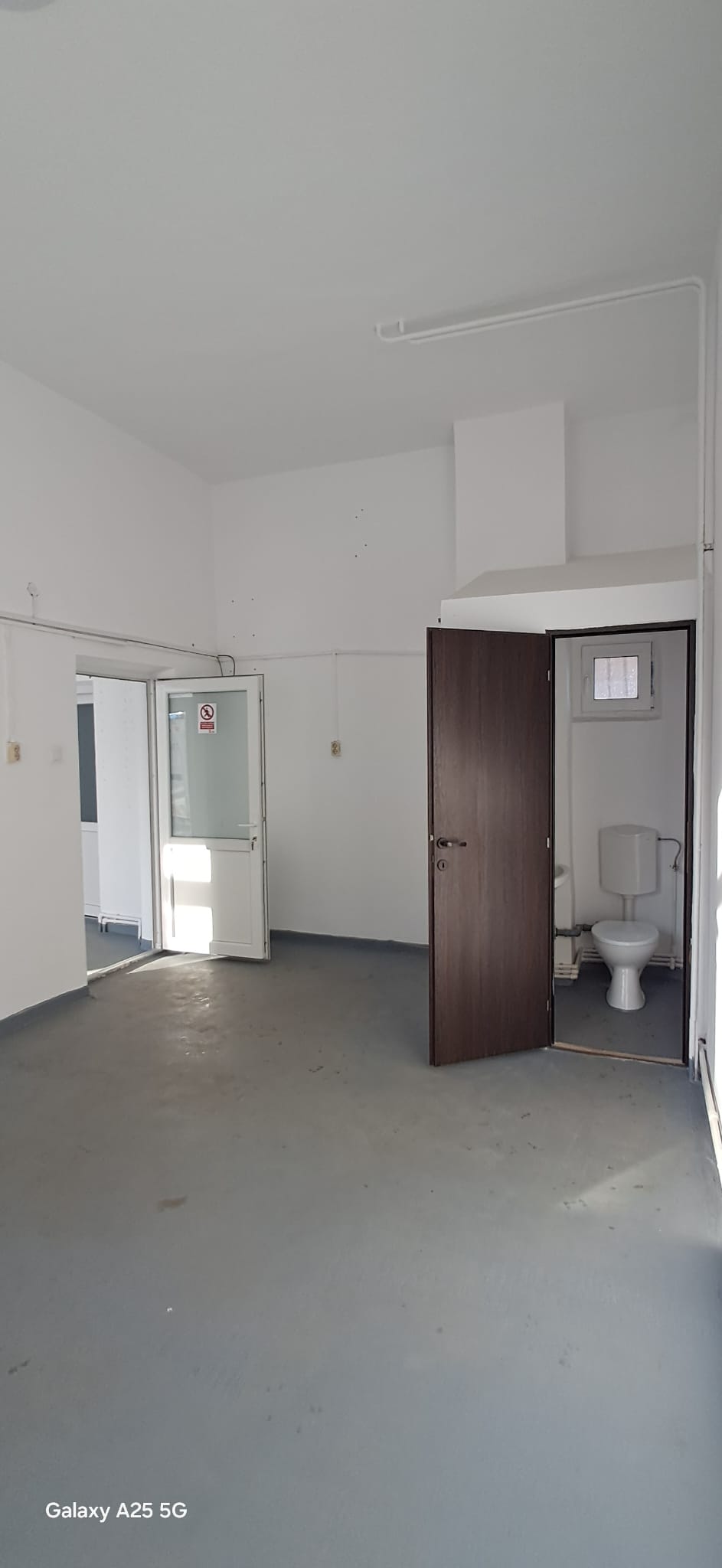 Spatiu comercial modern de inchiriat in Micro 39 – gata pentru activitate