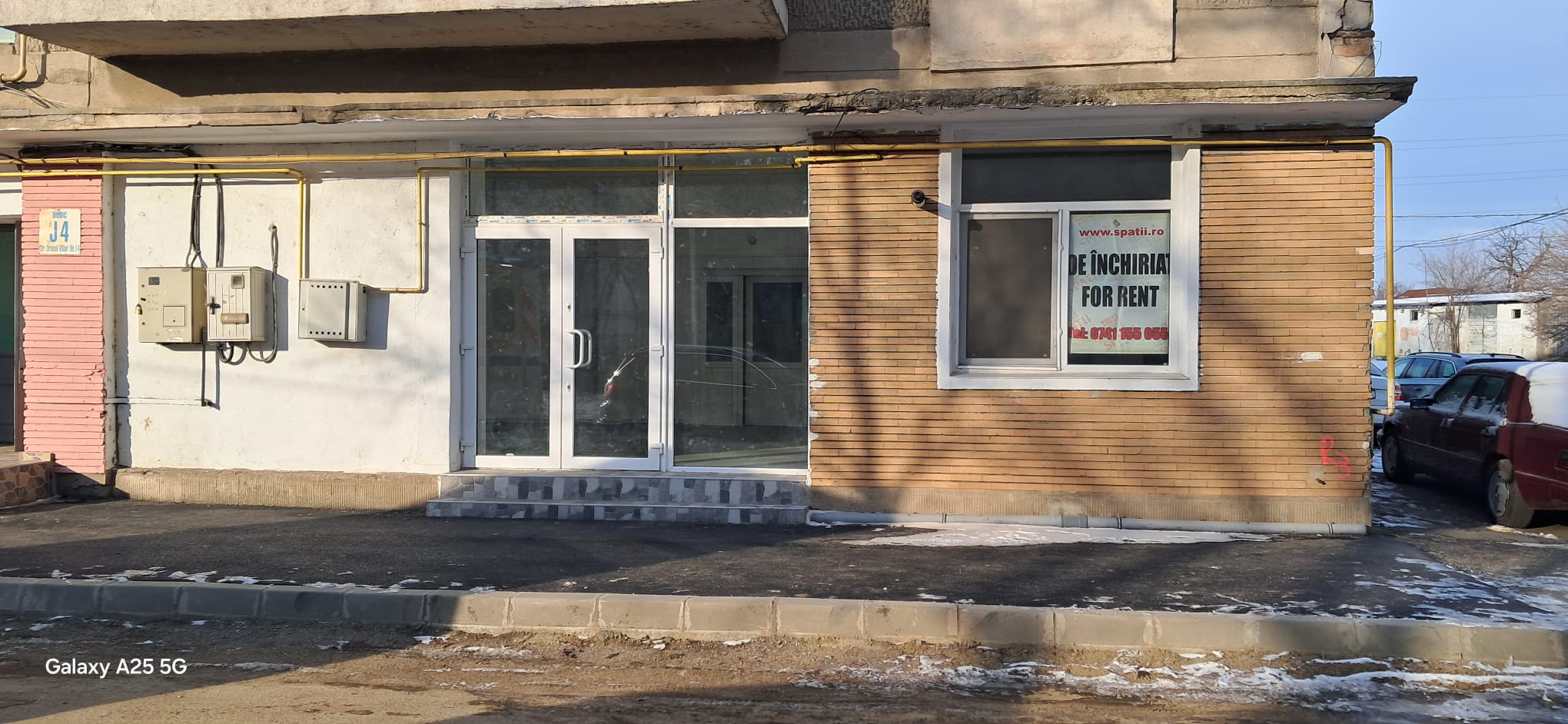 Spatiu comercial modern de inchiriat in Micro 39 – gata pentru activitate